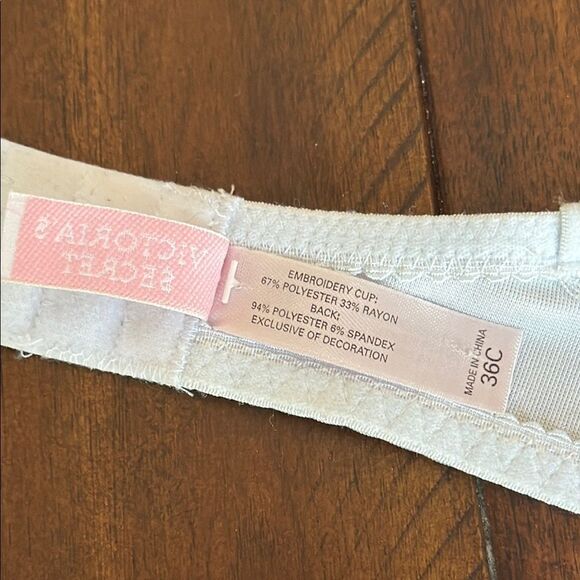 Victoria Secret Vintage Elegant White Lace Strapless Bra - Picture 6 of 7